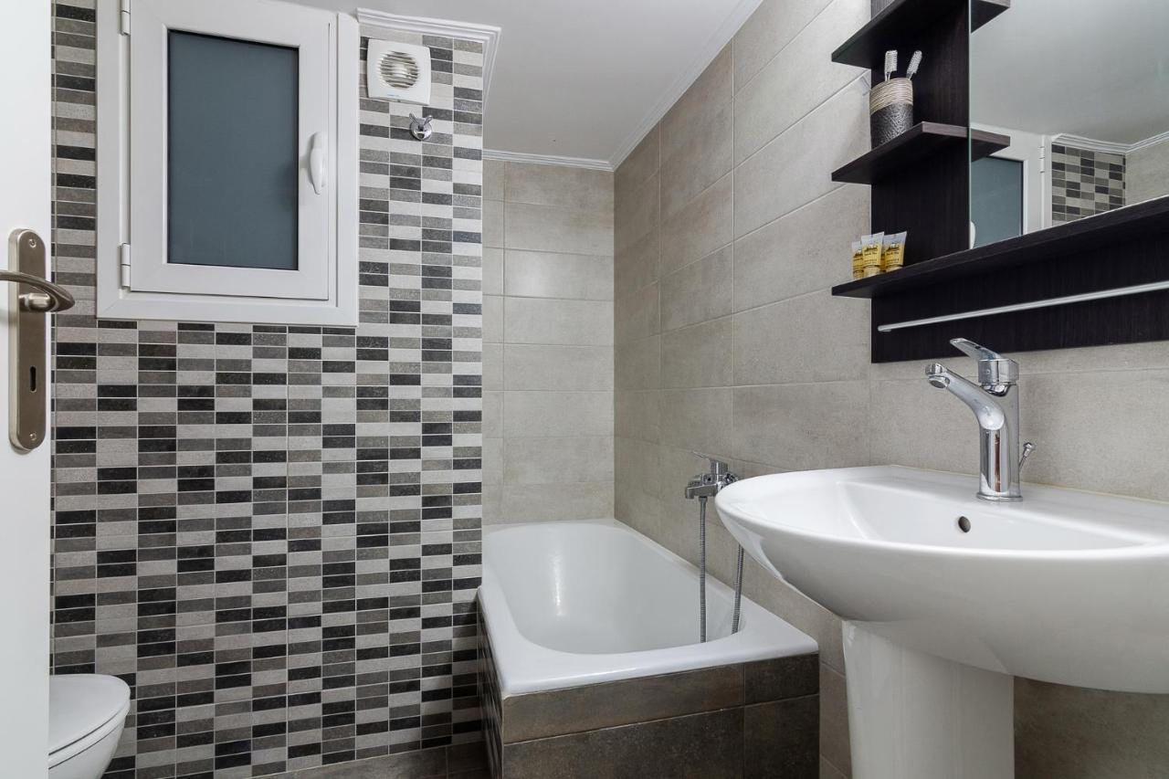 Bright And Spacious 2-Bedrooms Apartment In 雅典 外观 照片